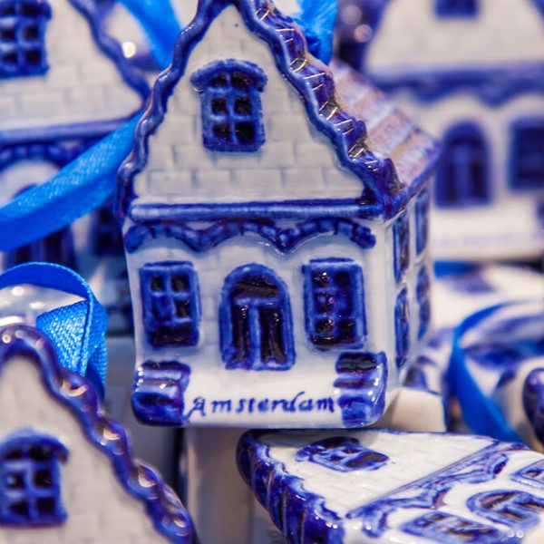 Amsterdam-Ukrasi-za-novogodi-nje-drvce-u-nizozemskom-stilu