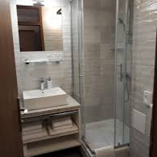 hotel albamaris kupatilo