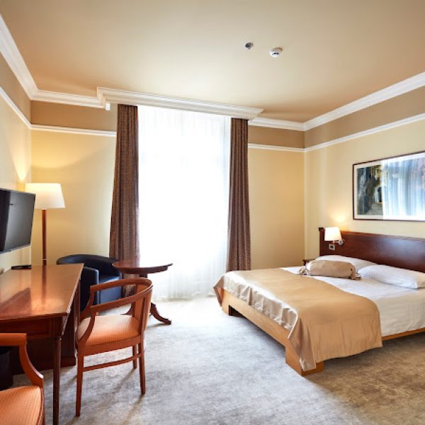 hotel bristol